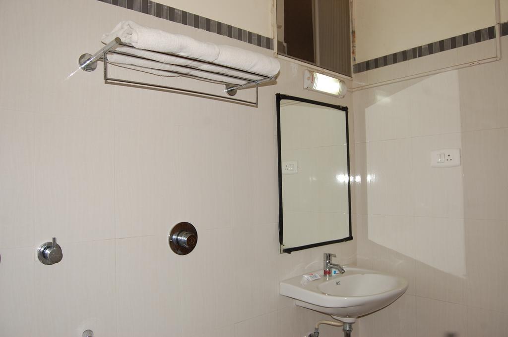 Hotel Orange Blossom Tiruchirappalli Chambre photo