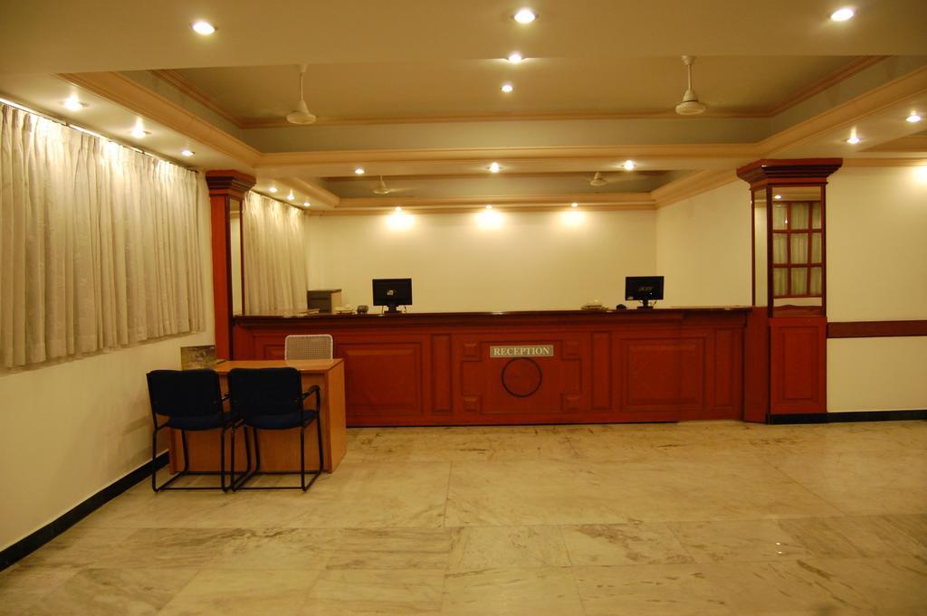 Hotel Orange Blossom Tiruchirappalli Extérieur photo