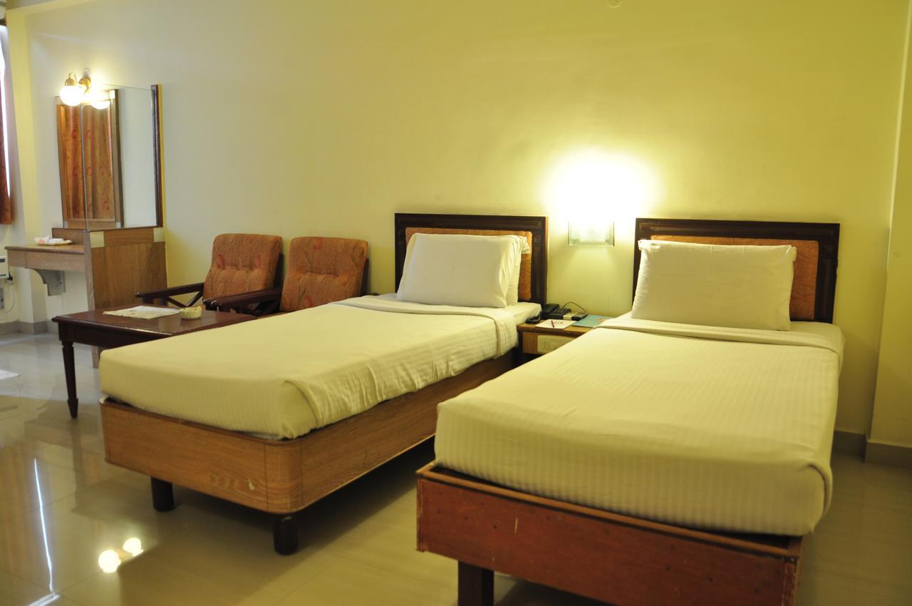 Hotel Orange Blossom Tiruchirappalli Extérieur photo
