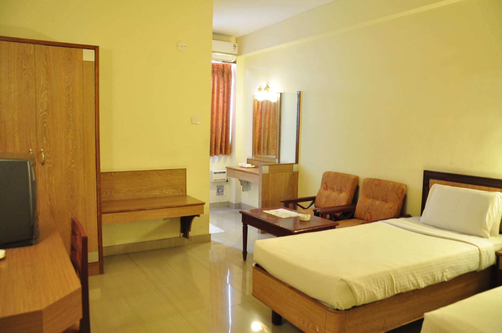 Hotel Orange Blossom Tiruchirappalli Extérieur photo